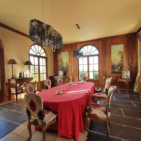 Chateau De Lussac Bed & Breakfast