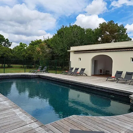 Bed & Breakfast Chateau De Lussac