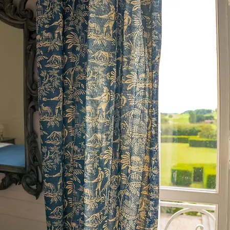 Chateau De Lussac Bed & Breakfast
