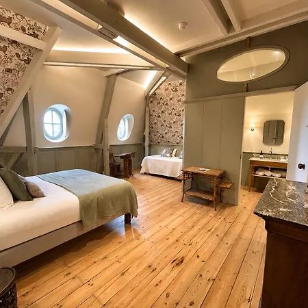 ベッド・アンド・ブレックファスト D'hotes Chateau De