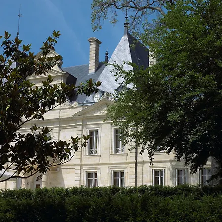 Chateau De Lussac Bed & Breakfast